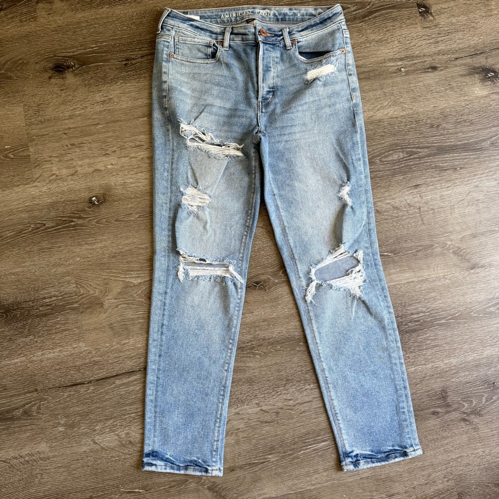 AE distressed size 6